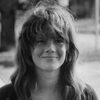 Laurie Bird as Dody White Burke