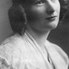 Viola Lyel as Mabel Cooper