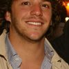 André Vippolis as Neil Davis