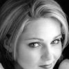 Jamie Donahue as Topaz