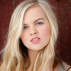 Maddie McCormick as Valerie