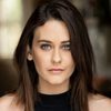 Jess Sayer as Henna