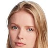 Hadley Robinson as Vivian Carter