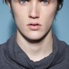 Eugene Simon as Sean
