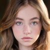 Kingston Foster as Zoey