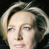 Anne Loiret as Delphine