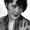 Yola d'Avril as Maid (uncredited)