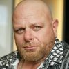 Alexander Czerwinski as René