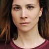 Aylin Tezel as Claudia
