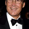 Chevy Chase as Lester Horn