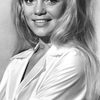 Dyan Cannon as Julie