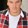 Mathias Retamal as Dex 'El Shocker' Souza