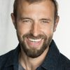 Benjamin Dilloway as Kenneth Oak