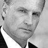 Mike Jerome Putnam as Officer Clark