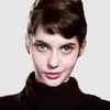 Judith Dornys as Dorine