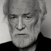 Richard Harris as Eitan