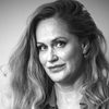 Amanda Jane York as Lora