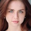 Aimee Spring Fortier as Teenage Mother