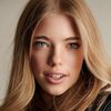 Elle McKinnon as Teenager