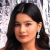 Yuvina Parthavi as Oviya, Kalyanasundaram's daughter