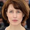 Gina McKee as Lizzie
