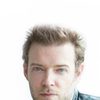 Mac Fyfe as Dean