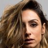 Camila Lucciola as Aurélia
