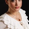 Ilinca Goia as Leigh