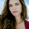 Amelia Heinle as Darlene