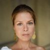 Luise Helm as Elisa Kühne (voice)
