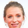 Lena Klenke as Jana