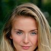 Sophie Melville as Sian