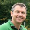 Chris Kratt as Paramedic 2