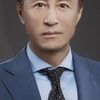Luoyong Wang as Felix's Dad
