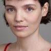 Blanca Valletbó as Beatriz