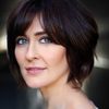 Poppy Roe as Val Stone