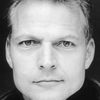 Robert Lewis as Policeman #1