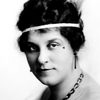 Blanche Payson as Large Woman (uncredited)