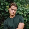 Marek Lichtenberg as James