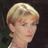 Nicola Cowper as Lucy
