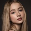 Lacey Oake as Izzy