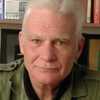 Dale Dye as General