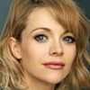 Antonia Bernath as Betty