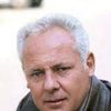 Rudi Falkenhagen as Hans' Vader