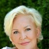 Angelika Milster as Lisa