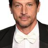 Simon Rex as Cliff