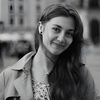 Oliko Barbakadze as Lisa