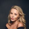 Betsy Blue-English as Rachel