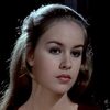 Maribel Martín as Isabel