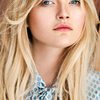 Sophie Kennedy Clark as B